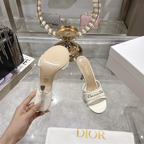 2025112818432196 250